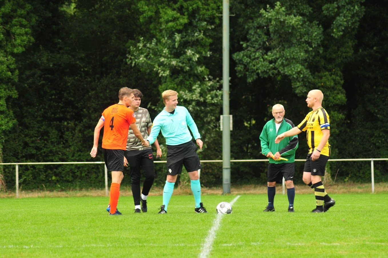 Oranje Nassau blameert zich en vliegt uit de beker