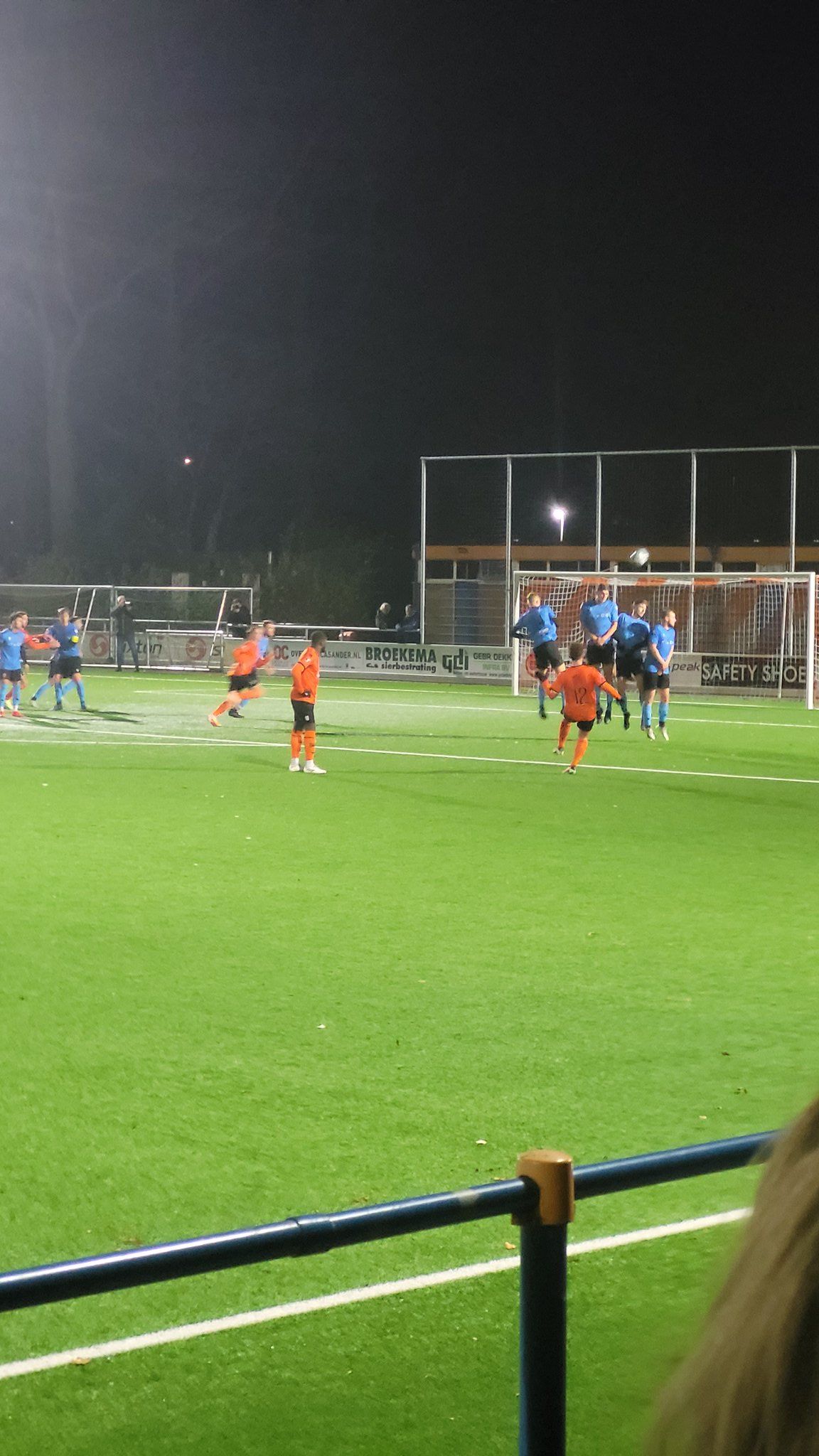 Oranje Nassau na strafschoppen door in de beker