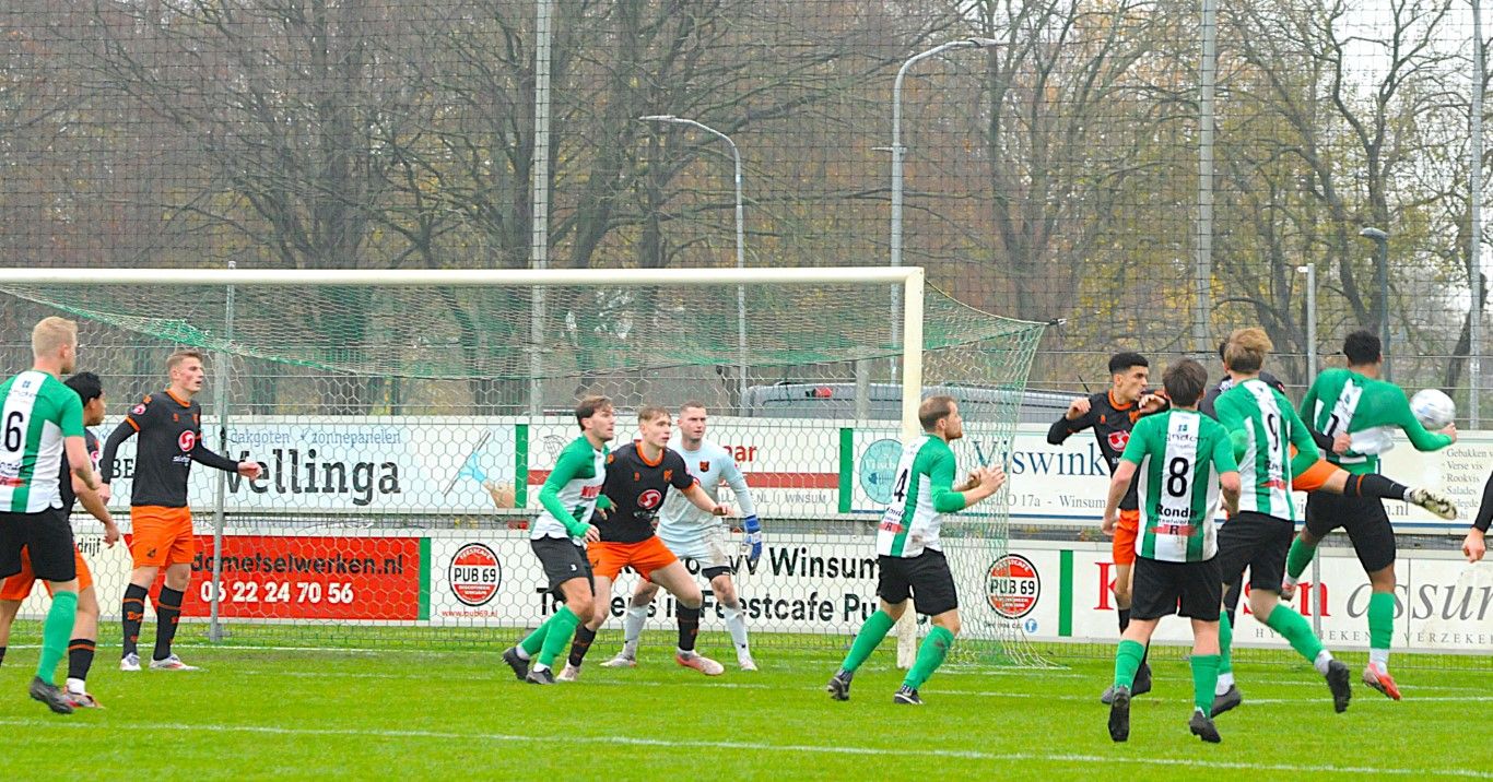 Oranje Nassau afgedroogd door vv Winsum