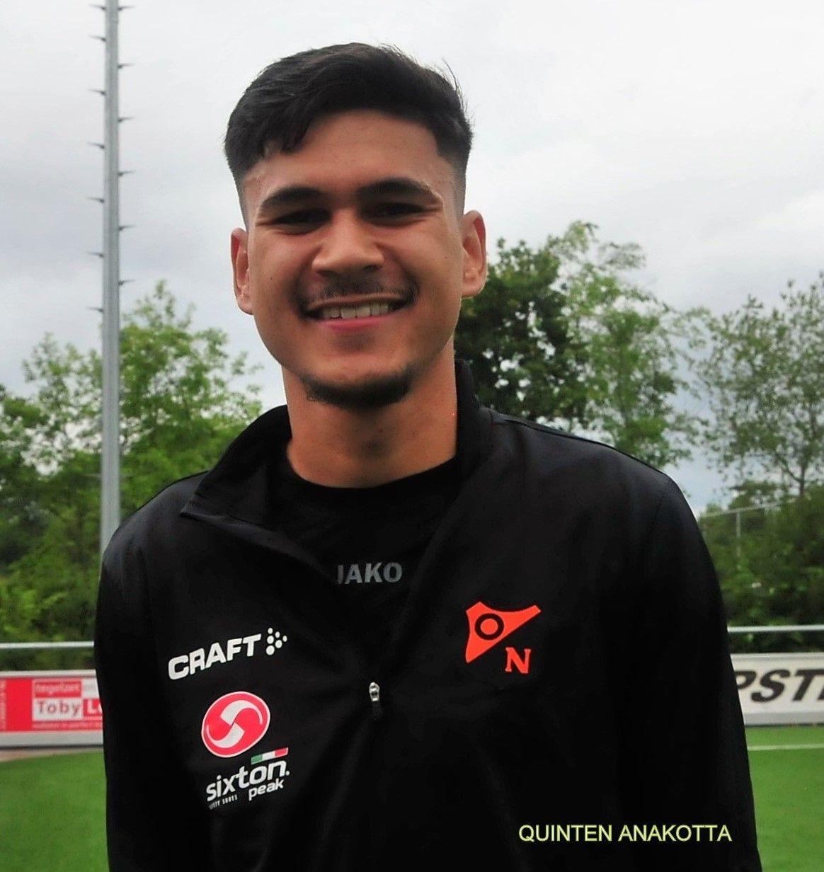Quinten Anakotta: "Ik hoop erop dat we een goed seizoen kunnen neerzetten met vermakelijk voetbal"